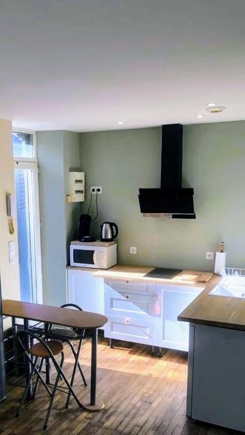 Logement A Brive Avec Terrasse Et Climatisation - Pres De La Gare Et Du Centre-Ville - Wifi Et Stationnement Gratuit Exterior foto
